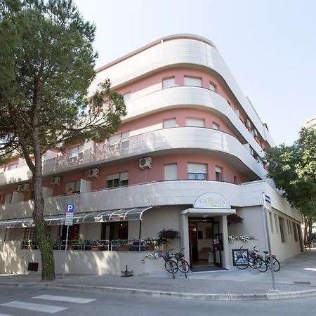 Aparthotel Carinzia Lignano Sabbiadoro Luaran gambar